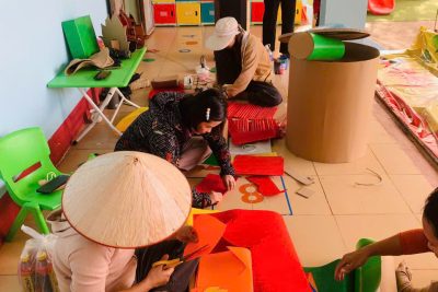 Trường MN Họa Mi trang trí, lao động dọn dẹp vệ sinh trường lớp đón Tết Nguyên Đán 2025